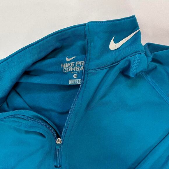 Nike Pro Combat Size XS Fitted Running Jacket - Picture 2 of 3